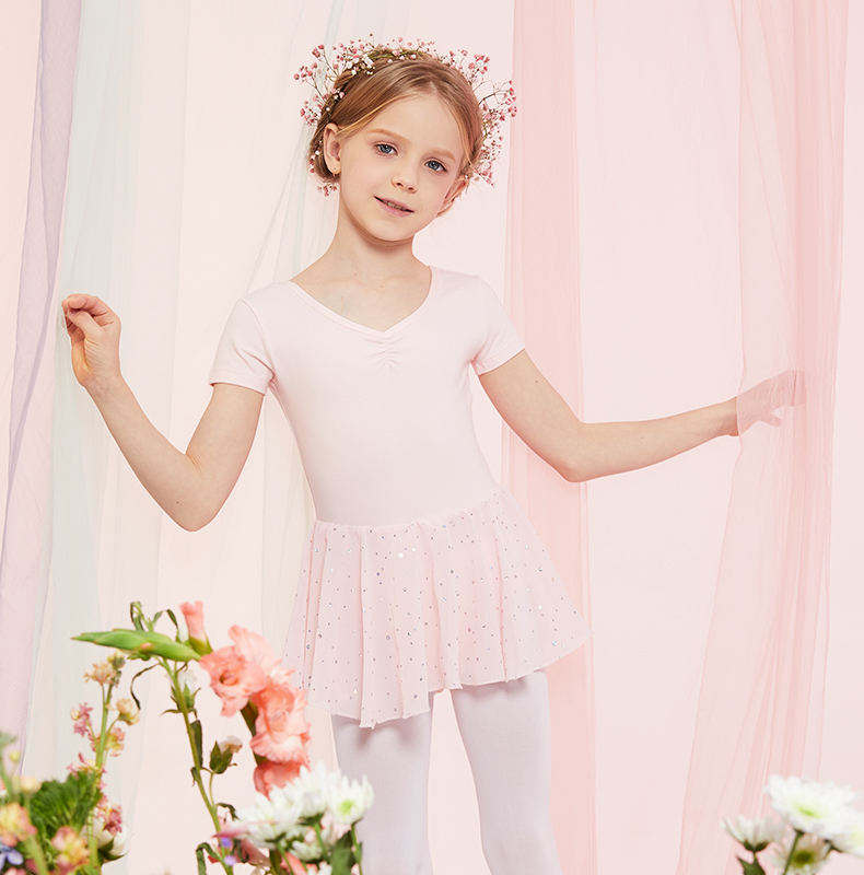 สีชมพูอ่อน