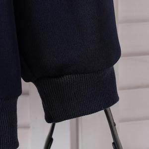 Set per Bambine con <span class=keywords><strong>Felpa</strong></span> <span class=keywords><strong>in</strong></span> Pizzo Traforato e Ricamo Floreale, Colletto Peter Pan e <span class=keywords><strong>Pantaloni</strong></span> a Zampa - Product Image 3