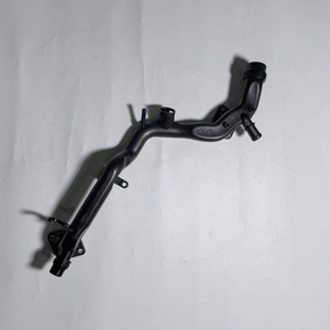 Mangueras de Refrigerante para Volkswagen Audi Q7 3.0T 06E121045AE 06E121045Q, Pieza de Repuesto de Plástico - Product Image 1