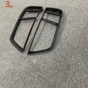 ชิ้นส่วนตกแต่งรถยนต์คาร์บอนไฟเบอร์แบบแห้งเงา  ตะแกรงรังผึ้งช่องระบายอากาศกันชนหลัง สำหรับ Audi R8 Base Coupe 2 ประตู ปี 2016-2018 - Product Image 5