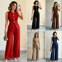Ensemble tailleur tendance Y6118 pour femme : blazer sans manches à col rond et boutons dorés, et pantalon large – Idéal pour le bureau et les affaires