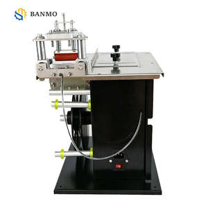 Machine d'étiquetage numérique de bureau haute précision semi-automatique de type U pour l'application d'autocollants sur les emballages cosmétiques et alimentaires - Product Image 4