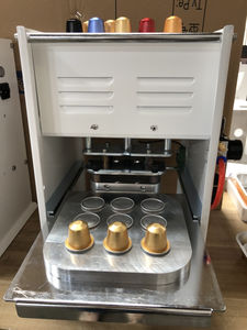 Máquina Manual Eléctrica de Sellado de Cápsulas de Aluminio Nespresso de 6 Orificios, Compatible con Cápsulas <span class=keywords><strong>Vertuo</strong></span>, <span class=keywords><strong>Dolce</strong></span> <span class=keywords><strong>Gusto</strong></span> y K-cup, Múltiples Orificios - Product Image 2