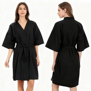 Kimono da Parrucchiere in Poliestere di Alta Qualità per Donne, Comodo e Personalizzabile, Nero, per Spa e Salone - Product Image 1