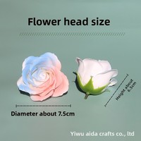 Fleurs de savon artificielles en gros, romantiques et rêveuses, respectueuses de l'environnement, teintes par pulvérisation, bleu glace écrasé Elsa rose