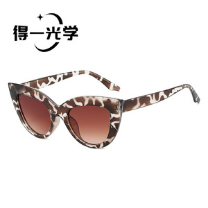 แว่นกันแดด De Yi Optics ทรงแคทอาย UV400 กรอบ PC สไตล์เรโทรสำหรับผู้หญิง เหมาะสำหรับออกนอกบ้าน ปั่นจักรยาน ขับรถ - Product Image 1