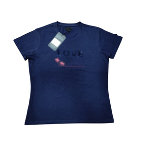 Camiseta de algodón con logo estampado a la moda para mujer, manga corta, cuello redondo, corte regular, transpirable, informal, top de moda de verano, cómoda - Product Image 1