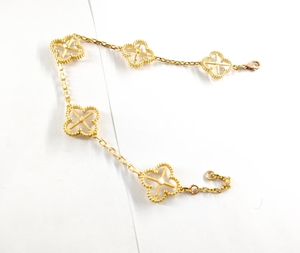 Bracciale a Quadrifoglio Placcato in Oro 18K Premium con Intarsio in Agata Scintillante Realizzazione su Misura e Stile Trendy Disponibile Opzione Ingrosso - Product Image 1