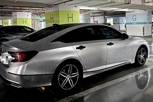 Vinilo Autoadhesivo para Automóviles de 1.52x15m, Color Plateado Alexander, Película Protectora para Carrocería, 7.5mil, Autoregenerable, para Estilizar Vehículos - Product Image 3