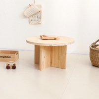 Meubles de maison pour enfants Table pour enfants en bois Petite table ronde créative Table de jouets pour la maison Bureau de lecture pour chambre d'enfant