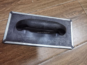 Outil de ponçage en plâtre pour le rendu des métaux - Product Image 2