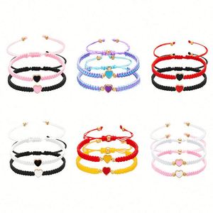สร้อยข้อมือห่วงโซ่ทองชุบอัลลอยด์สีสันสดใสสไตล์ยุโรปอเมริกัน ปรับขนาดได้ พร้อมจี้รูปหัวใจถักทอ เหมาะสำหรับพี่น้อง ความมิตรภาพ ความรัก และวันครบรอบ - Product Image 1