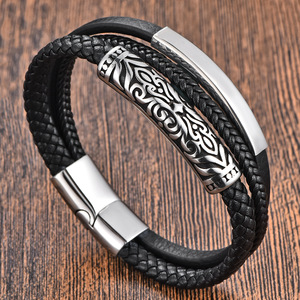 Bracelet à motif tribal à 3 couches |   Bracelet en cuir véritable avec accent gravé en acier inoxydable antique et fermoir magnétique pour homme - Product Image 2