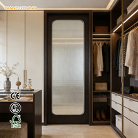 Porte en bois massif noyer foncé avec cadre moderne et verre cannelé, coins arrondis, pour chambre, salon, salle de bain, cuisine, extérieur