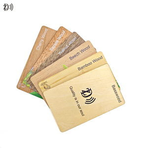 Tùy chỉnh thân thiện với môi gỗ 13.56MHz <span class=keywords><strong>Mifare</strong></span> desfire Chip Laser khắc <span class=keywords><strong>RFID</strong></span> NFC khách sạn bằng gỗ thẻ cho kiểm soát truy cập - Product Image 2
