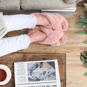 Produits les plus vendus 2026 Pantoufles d'intérieur douillettes et moelleuses en EVA à bande croisée, pantoufles d'hiver moelleuses pour femmes - Product Image 2