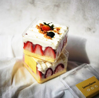 Nouveau design de boîte à dessert tiramisu transparente boîte d'emballage de gâteau carrée claire en plastique PS boîte d'emballage de pâtisserie avec couvercle