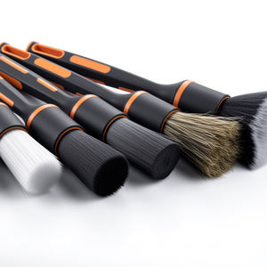 Kit de brosses de <span class=keywords><strong>nettoyage</strong></span> de <span class=keywords><strong>voiture</strong></span> électriques DB-005 avec têtes interchangeables - <span class=keywords><strong>Nettoyage</strong></span> sans effort avec mode manuel/électrique double - Product Image 5