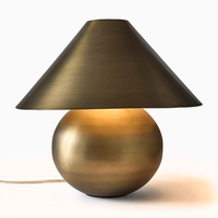 Lampe de bureau LED en fer, design moderne, luxe léger, personnalité simple et tendance, avec lumière blanc chaud 2700K, pour hôtel, salon, bureau