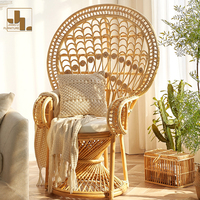 Style sud-est asiatique extérieur hôtel jardin luxe canapé simple chaise armure rotin villa patio accent paon chaise meubles