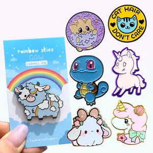 Pabrikan tidak ada Minimum grosir logam lapisan emas mawar lucu lucu Glitter Pin kerah keras lembut kartun Anime Pin Enamel kustom