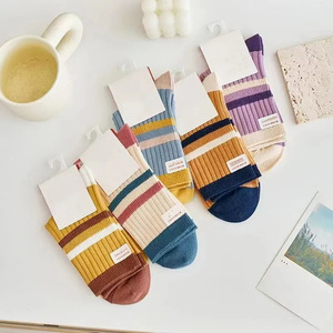 Chuji Women's Mid-Length Socks Colorful Retro Style Sweat-Absorbent Spring Autumn Wear - Product Image 1