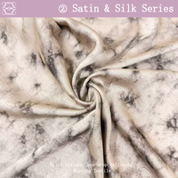 Tissu satiné froissé en acétate à imprimé floral dégradé tie-dye mat et estompé, doux et froissé pour vêtements féminins, robes et pyjamas