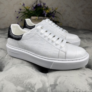 Кроссовки из кожи аллигатора на плоской подошве - Product Image 4