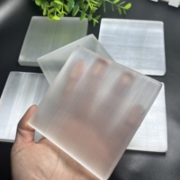 Vente en gros de plaque carrée en sélénite de haute qualité 10*10*1cm panneau d'énergie de purification de cristal tranché décoration de la maison