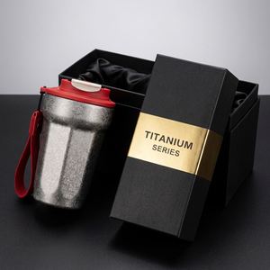 แก้วกาแฟแบบพกพา 450 มล. ทำจากไทเทเนียมแท้ เก็บความร้อน-เย็น รูปทรงแปดเหลี่ยม น้ำหนักเบา ป้องกันการรั่วซึม เหมาะสำหรับใช้กลางแจ้ง ใช้ในรถยนต์  รับสกรีนโลโก้เป็นของขวัญ - Product Image 5