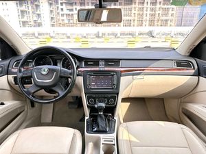 Voitures d'<span class=keywords><strong>occasion</strong></span> <span class=keywords><strong>pas</strong></span> chères à vendre <span class=keywords><strong>Skoda</strong></span> Superb 2009 1.8T Automatique Faible kilométrage Conduite à gauche Essence Berline - Product Image 4
