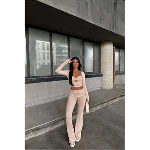 Ensemble de pantalon et veste crème pour femmes - Product Image 3