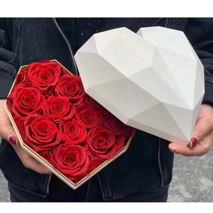 Écrin en forme de cœur avec roses naturelles, 1 pièce, boîte à cadeaux de luxe, romantiques, pour la saint-valentin, avec un styliste - Product Image 5