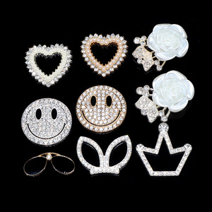 ชุดเครื่องประดับหรูหราโลหะมีเสน่ห์ดีไซน์เนอร์แบรนด์เล็บโทรศัพท์เครื่องประดับที่มีเสน่ห์อุปกรณ์ตกแต่ง - Product Image 1