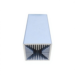Profilo Dissipatore di Calore Estruso 70x70x100mm |   Alluminio 6063-T5 |   Raffreddamento ad Aria Forzata |   0.15 ℃ Resistenza Termica /W - Product Image 1