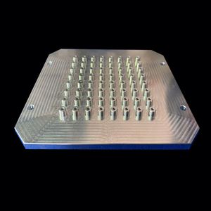 Service de fabrication sur mesure de boîtiers de moteur en acier inoxydable, usinage CNC et perçage de pièces en fonte de fer - Product Image 2