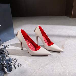 Zapatos de Tacón Alto FTS, Modelo 1688, Agente de Compras Directas de Fábrica, Diseño de Espada en Cuero Patentado Brillante, Tacón de Aguja Metálico, Suela Roja - Product Image 4