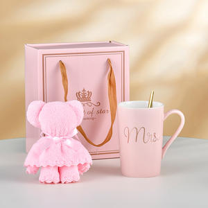 Kotak hadiah pengiring pengantin pernikahan, dipersonalisasi dengan cangkir keramik handuk katun untuk suvenir tamu dan suvenir pesta - Product Image 3