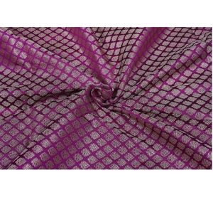 Tela de Brocado de Poliéster Moderna con Patrón Floral Abstracto, Acabado Brillante, Transpirable, Ecológica y Ligera para Prendas Étnicas de Niñas - Product Image 1