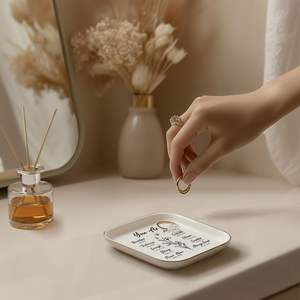 Bandeja <span class=keywords><strong>de</strong></span> Cerámica Blanca <span class=keywords><strong>de</strong></span> Lujo para Joyas, con Logotipo Personalizado, Bandeja para Anillos <span class=keywords><strong>de</strong></span> Porcelana Cuadrada, Plato Decorativo para Tocador, Dropshipping - Product Image 5