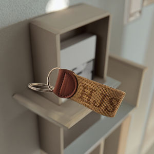 Llaveros de piel de vaca Diseño de punto de aguja personalizado Llavero de cuero genuino Moda personalizable - Product Image 2