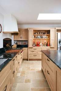 Cuisine sur mesure en chêne blanc, conception 3D, construction en bois massif avec finition en placage de chêne - Product Image 6