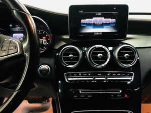 Boutique SUV <span class=keywords><strong>Mercedes</strong></span>-Benz <span class=keywords><strong>GLC</strong></span> <span class=keywords><strong>2018</strong></span> <span class=keywords><strong>GLC</strong></span> 200 4MATIC Hybrid Turbo Engine Dirección derecha de alta calidad Auto Venta al por mayor - Product Image 3