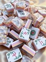 Set Mahjong Amerika dengan Ubin Mahjong Motif Bunga Bergradasi Pink, Berbahan Kulit Mutiara Berkilau, Berbatasan Cetak Bunga, dan Warna Ivory