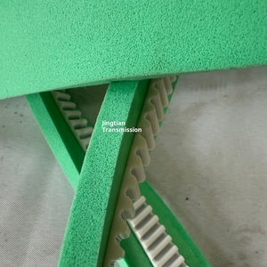 Sabuk Konveyor Datar Hijau Lebar <span class=keywords><strong>100mm</strong></span> Dapat Disesuaikan untuk Mesin Pengemasan |   Sabuk Penyortir Penjepit Botol Label Minuman Bir - Product Image 2