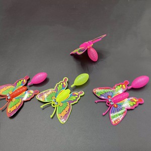 Pistola de Agua de Plástico con Forma de Mariposa de 8cm, Mini Juguete de Insecto para Niños, Juego al Aire Libre, Regalo Promocional para Fiestas de Verano, Venta al Por Mayor - Product Image 1