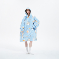 Nouvelle conception personnalisée, couverture à capuche portable pour animaux de compagnie, en flanelle sherpa blanche, avec grande poche, très populaire