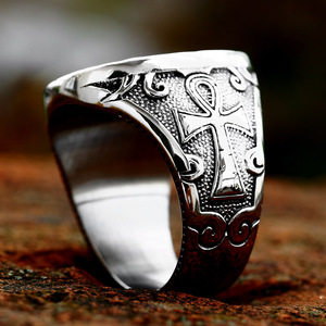 SS8-1154R nuovo Design anello aquila in acciaio inossidabile modello di uccello croce anello da uomo in stile americano Cool Biker Animal Jewelry di alta qualità - Product Image 4