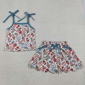 En stock: Conjunto de ropa de algodón para niñas pequeñas, con top tipo túnica con tirantes y bordado de sandía y pantalones cortos verdes con ribete festoneado. Venta al por mayor de conjuntos de moda para niños pequeños. - Product Image 4