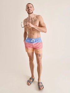 Vente en gros short de bain de plage à poches latérales à séchage rapide personnalisé maillots de bain slip imprimé grande taille pour hommes - Product Image 4